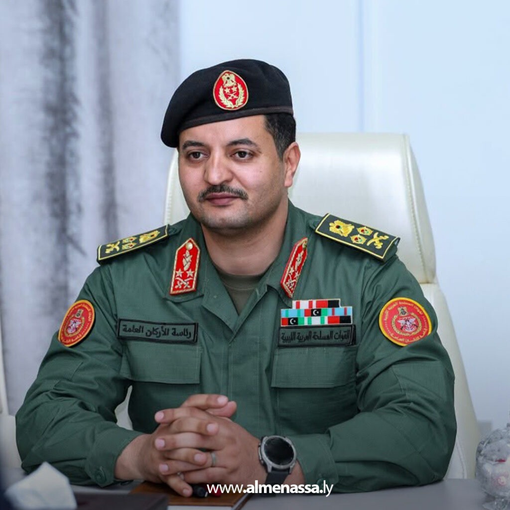 Extra 60.jpg4 60 رئيس الأركان العامة يستقبل السفير البريطاني ويبحثان تعزيز التعاون العسكري والأمني