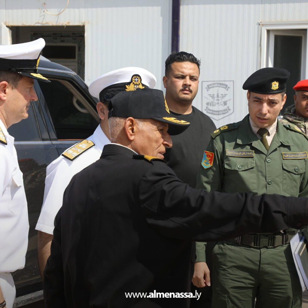 Extra 65.jpg3 65 رئيس أركان القوات البحرية يستقبل وفد حرس السواحل اليوناني في بنغازي