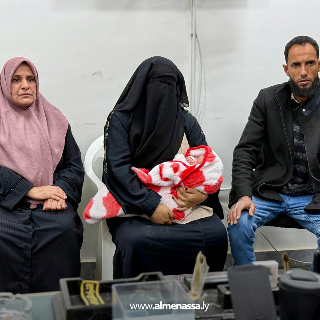 Extra 65.jpg5 65 البحث الجنائي بنغازي يحبط جريمة خطف طفلة حديثة الولادة ويعيدها إلى أسرتها خلال ساعات