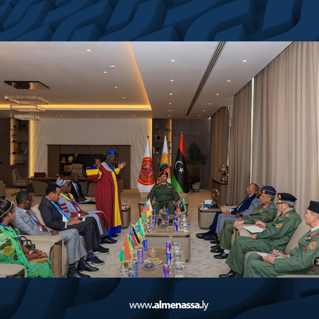 Extra 7.jpg14 7 رئيس الأركان العامة يستقبل وفد اتحاد التلفزة الخاصة بأفريقيا (UTPA)