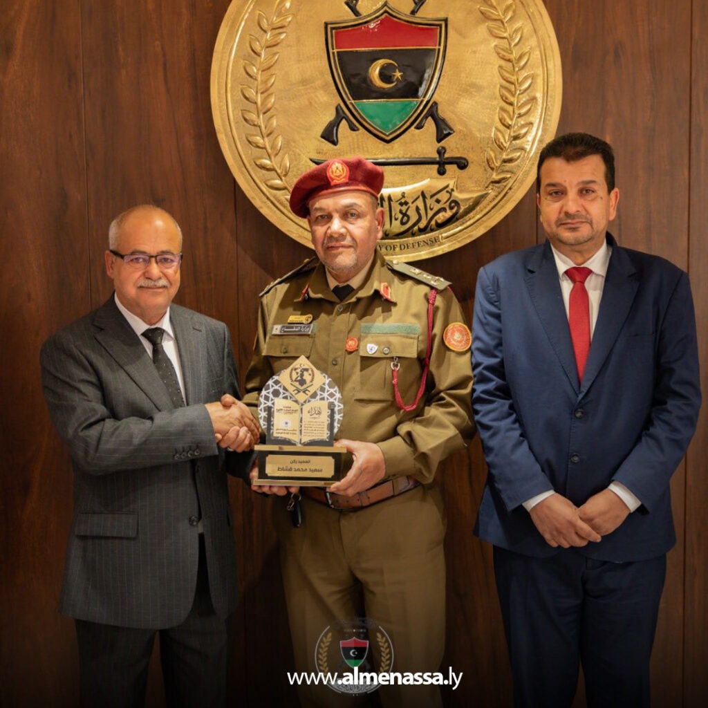 وزارة الدفاع تكرّم لجنة مسابقة “البنيان الدولية الثانية” لحفظ القرآن الكريم للعسكريين 10 Extra 7.jpg9 7