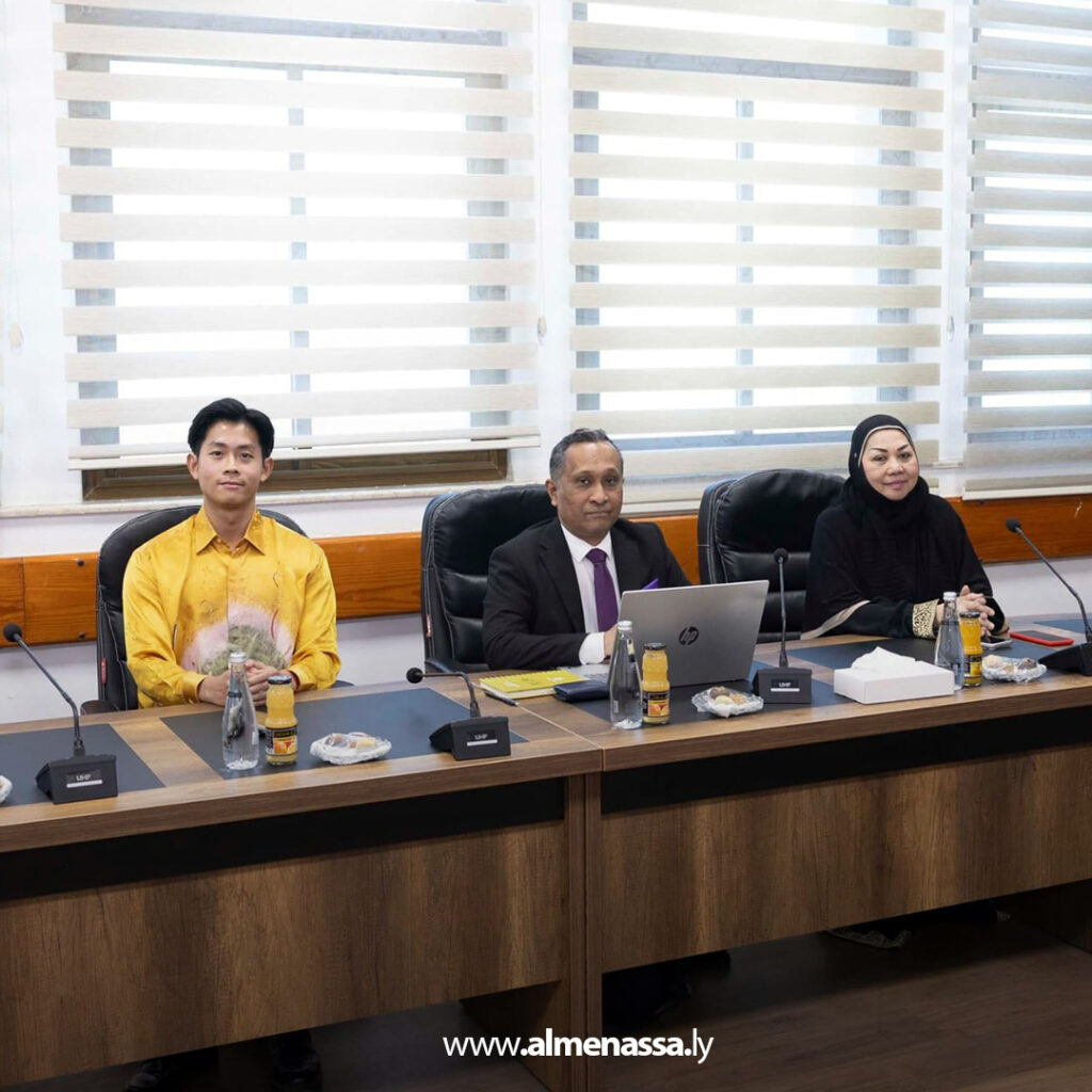 Extra 71.jpg4 71 الأعلى للدولة يبحث آفاق شراكة اقتصادية تشمل الاستثمار والطيران والزراعة مع ماليزيا