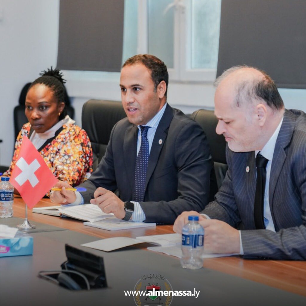 Extra 79.jpg2 79 تعاون بين وزارة الدفاع والصليب الأحمر في ليبيا لتطوير برامج القانون الدولي الإنساني وملف المفقودين