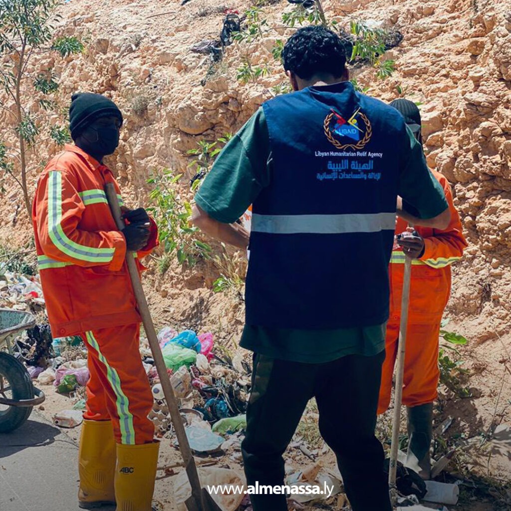 Extra 95.jpg11 95 الهيئة الليبية للإغاثة تنفذ مبادرة إنسانية لدعم عمال النظافة على طريق مرتوبة المطار