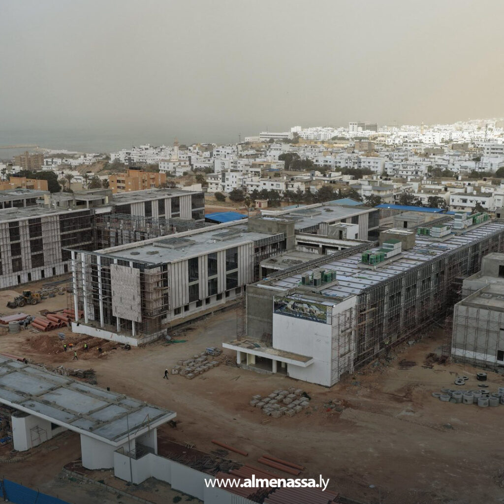 Extra .jpg12 المهندس بالقاسم حفتر يتفقد مشاريع إسكانية وخدمية في القبة ودرنة