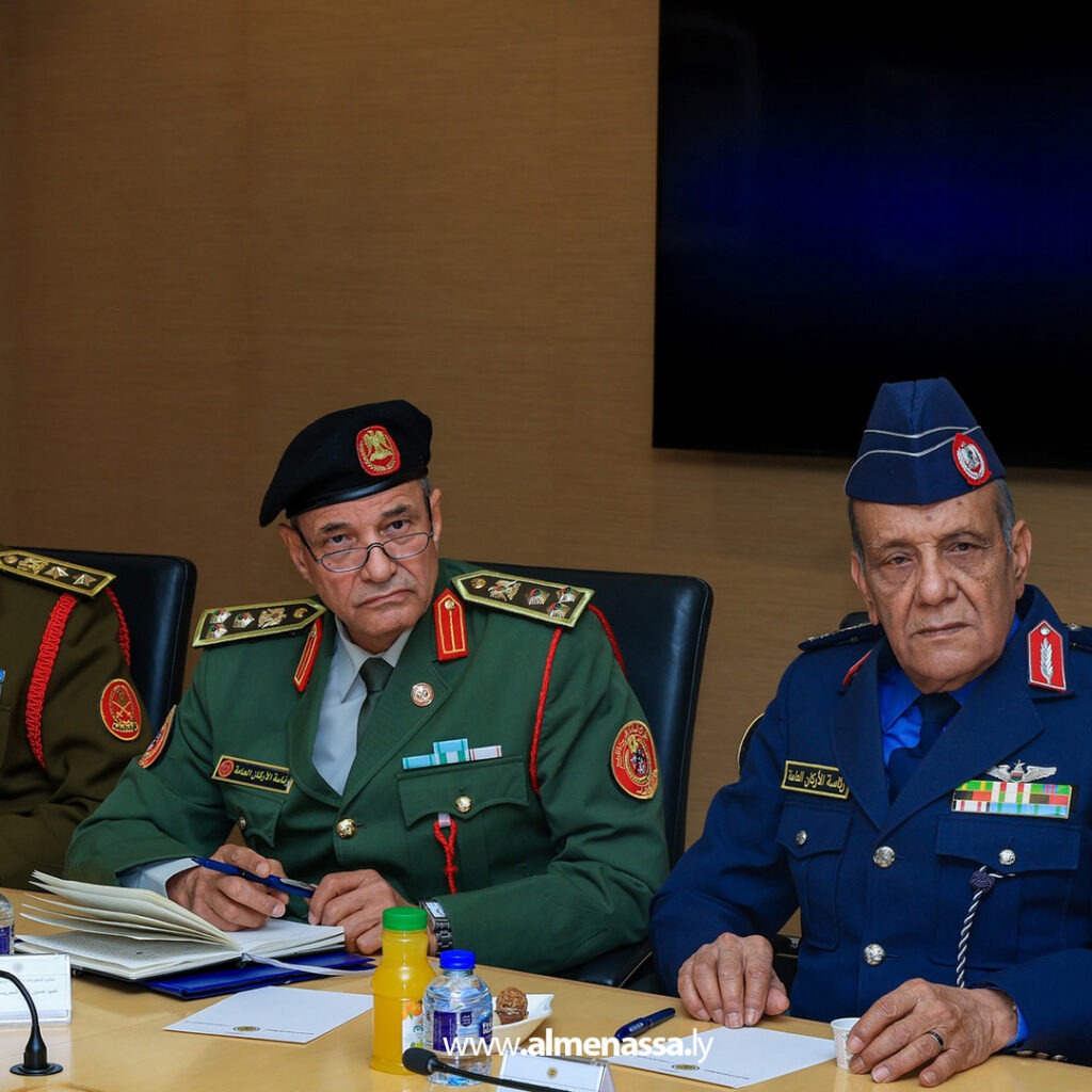 ext Recovered 3.jpg4 3 رئيس الأركان العامة يطلع على منظومة إدارة الأزمات الأردنية ويبحث آليات العمل في الحالات الطارئة