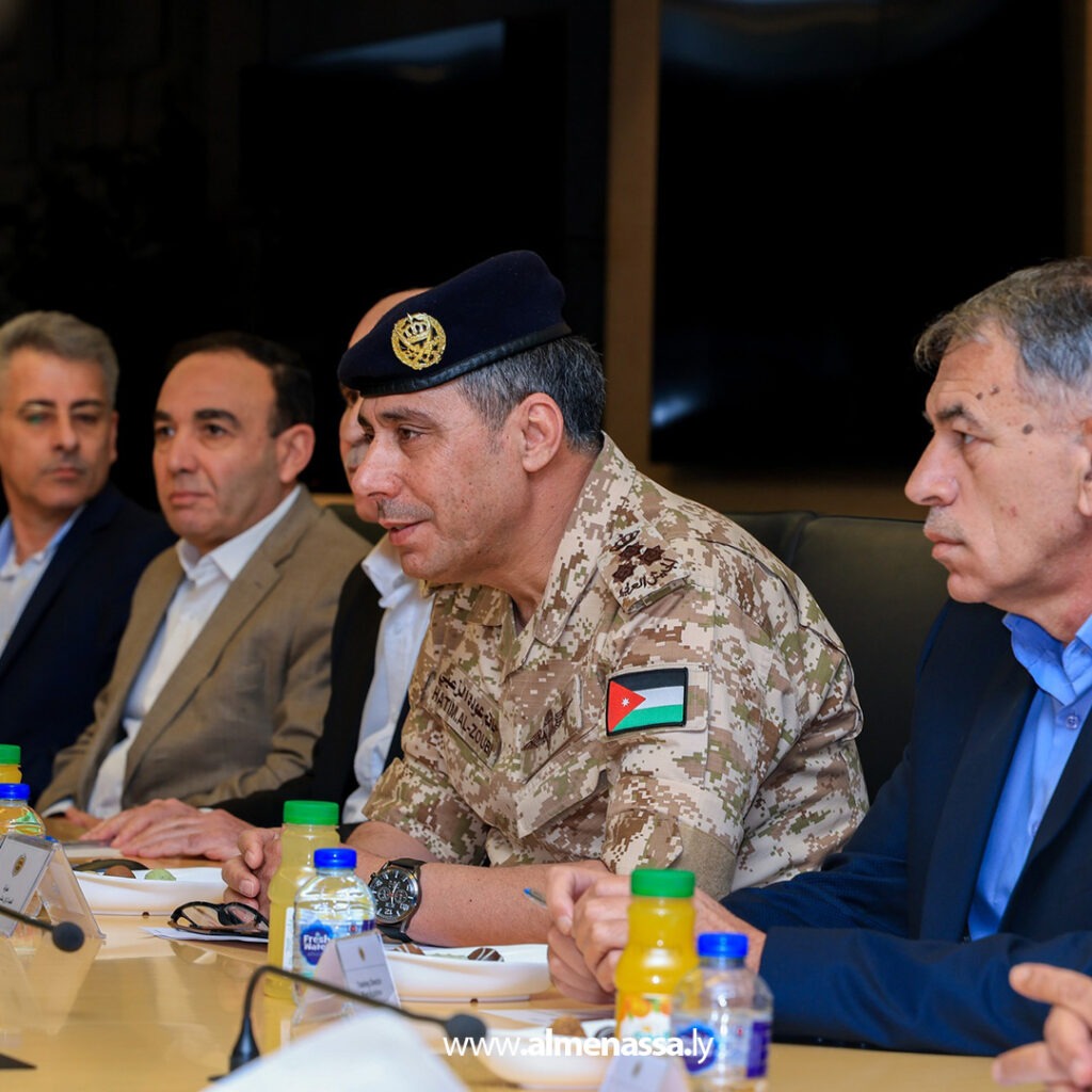 ext Recovered 3.jpg5 3 رئيس الأركان العامة يطلع على منظومة إدارة الأزمات الأردنية ويبحث آليات العمل في الحالات الطارئة