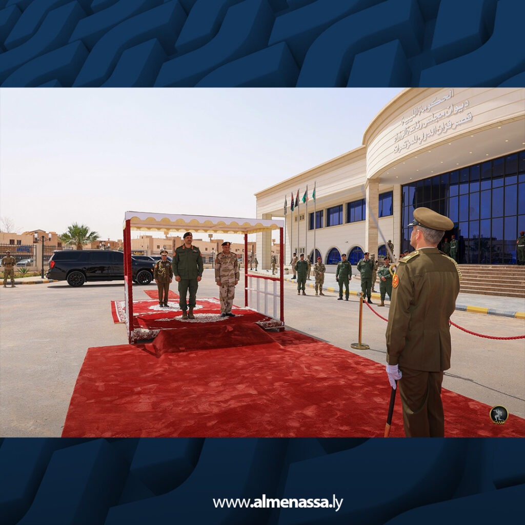 extra Recovered 19.jpg1 19 رئيس الأركان العامة يلتقي بضباط المنطقة الجنوبية بمدينة سبها