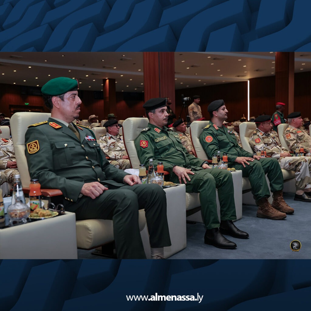 extra Recovered 45.jpg5 45 رئيس الأركان العامة يلتقي بضباط المنطقة الجنوبية بمدينة سبها