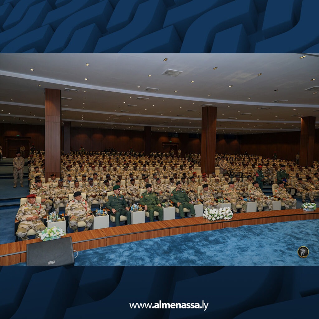 extra Recovered 53.jpg4 53 رئيس الأركان العامة يلتقي بضباط المنطقة الجنوبية بمدينة سبها