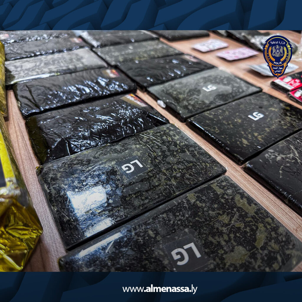 كمين يطيح بشبكة لترويج المخدرات وضبط 4 متهمين داخل وكر للتعاطي والاتجار في بنغازي 4 extra Recovered Recovered 3.jpg5 3