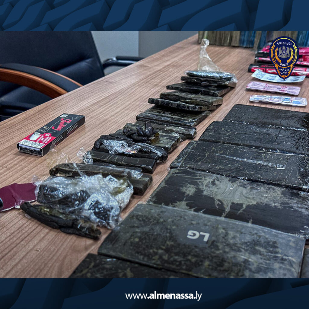 كمين يطيح بشبكة لترويج المخدرات وضبط 4 متهمين داخل وكر للتعاطي والاتجار في بنغازي 1 extra Recovered Recovered 5.jpg2 5