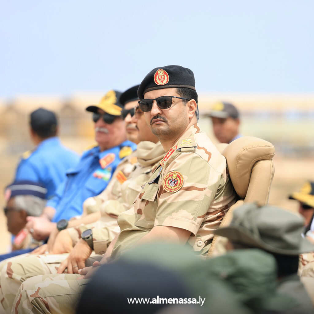 Extra 15.jpg7 15 نائب القائد العام يحضر المناورات البحرية ضمن “درع الكرامة 2” واستعراض جاهزية القوات البحرية