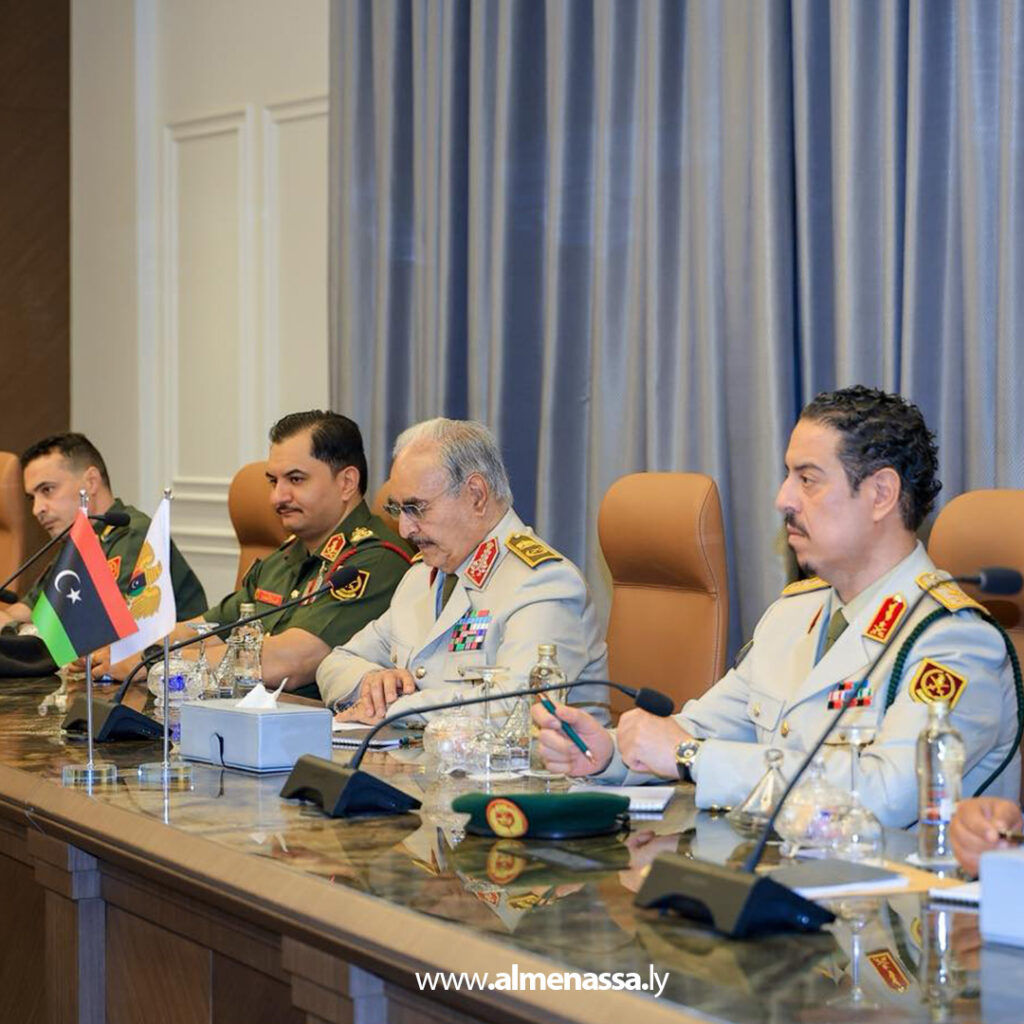 Extra 16.jpg6 16 القائد العام والمبعوثة الأممية يناقشان المساعي الرامية إلى توحيد المؤسسات