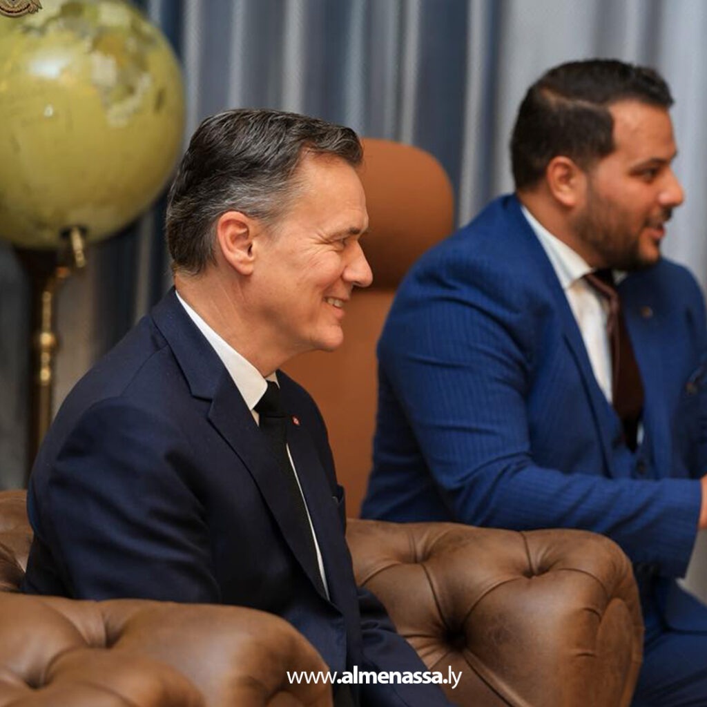 Extra 2 القائد العام يستقبل سفير جمهورية فرنسا لدى ليبيا تييري فالا في بنغازي