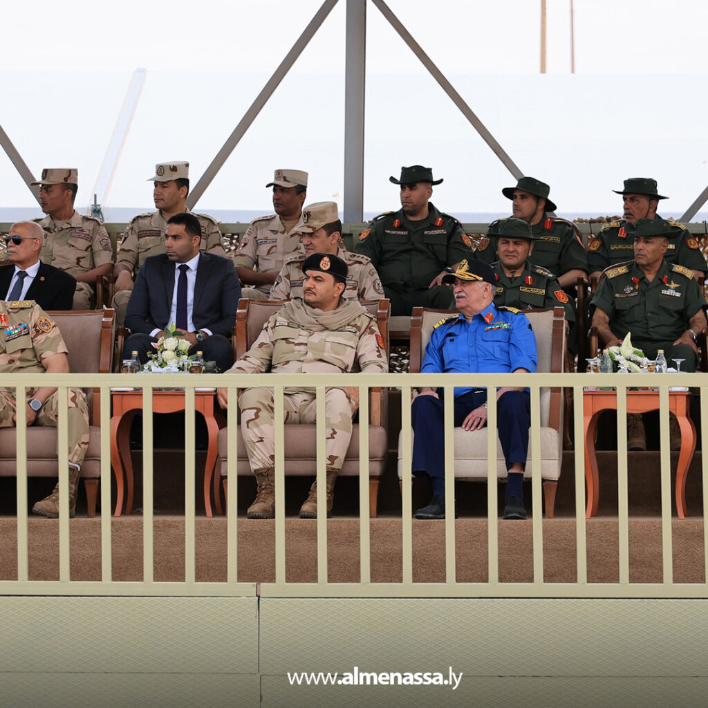 Extra 2.jpg12 2 نائب القائد العام يحضر المناورات البحرية ضمن “درع الكرامة 2” واستعراض جاهزية القوات البحرية