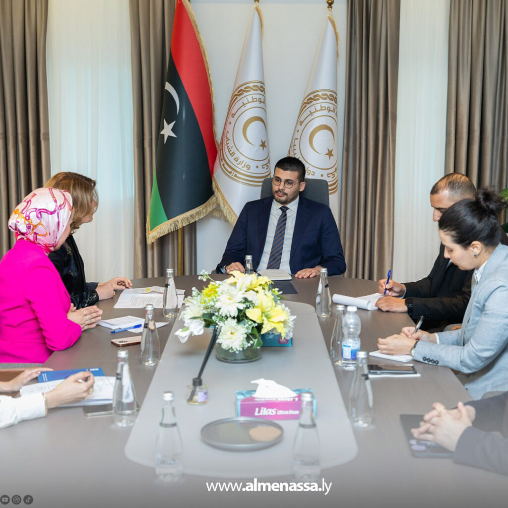 Extra 21.jpg5 21 وزير الشباب يبحث مع برنامج الأمم المتحدة الإنمائي دعم المجالس المحلية وتنمية قدرات الشباب