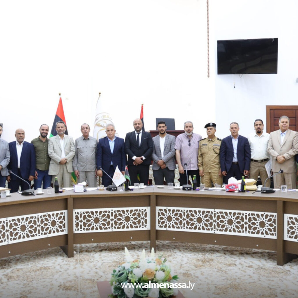 Extra 22.jpg5 22 تسليم الدفعة الرابعة من كوبونات أضاحي العيد للأسر المحتاجة ببلديات المنطقة الوسطى