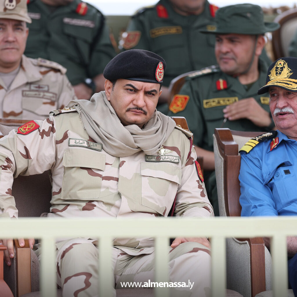 Extra 23.jpg6 23 نائب القائد العام يحضر المناورات البحرية ضمن “درع الكرامة 2” واستعراض جاهزية القوات البحرية