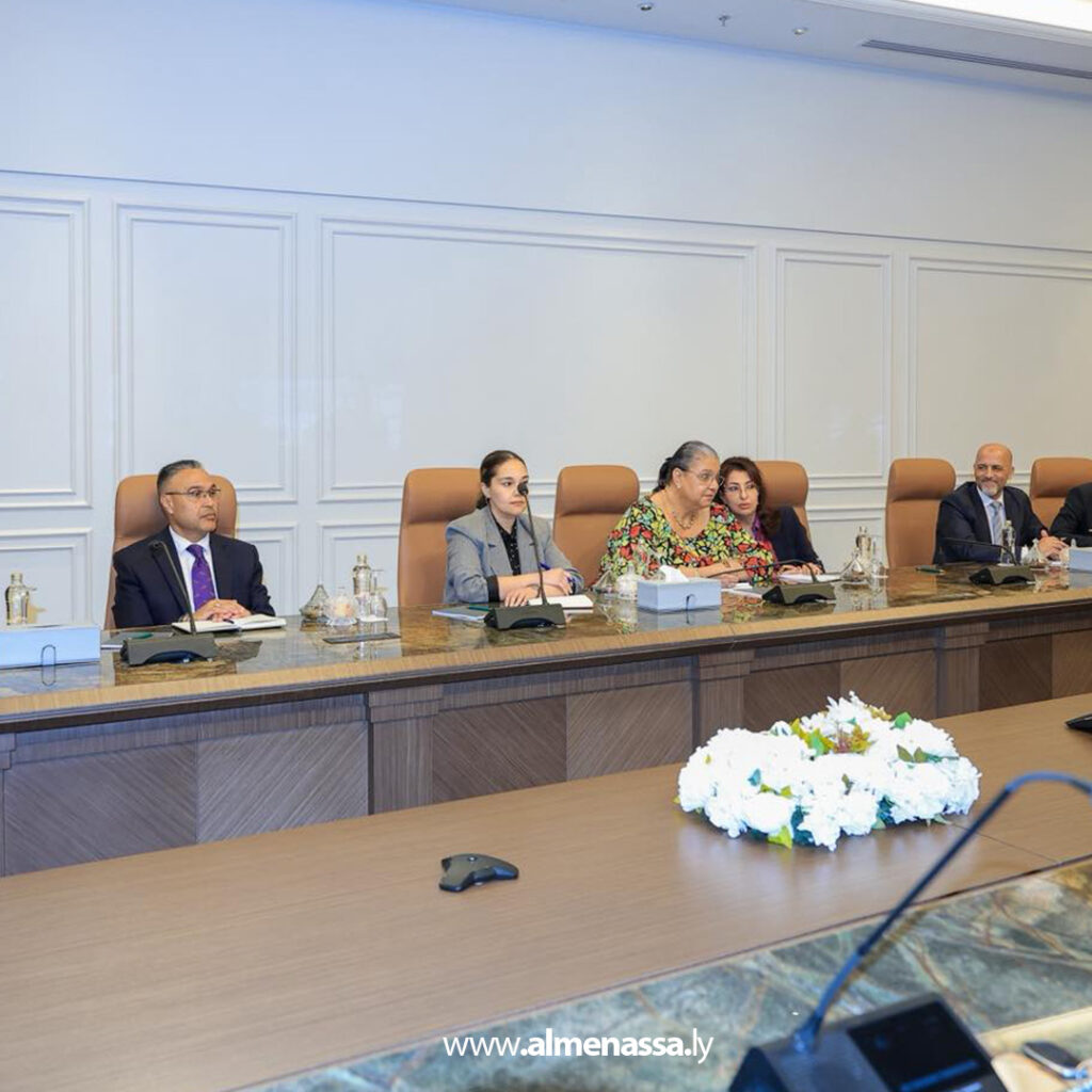 Extra 31.jpg4 31 القائد العام والمبعوثة الأممية يناقشان المساعي الرامية إلى توحيد المؤسسات