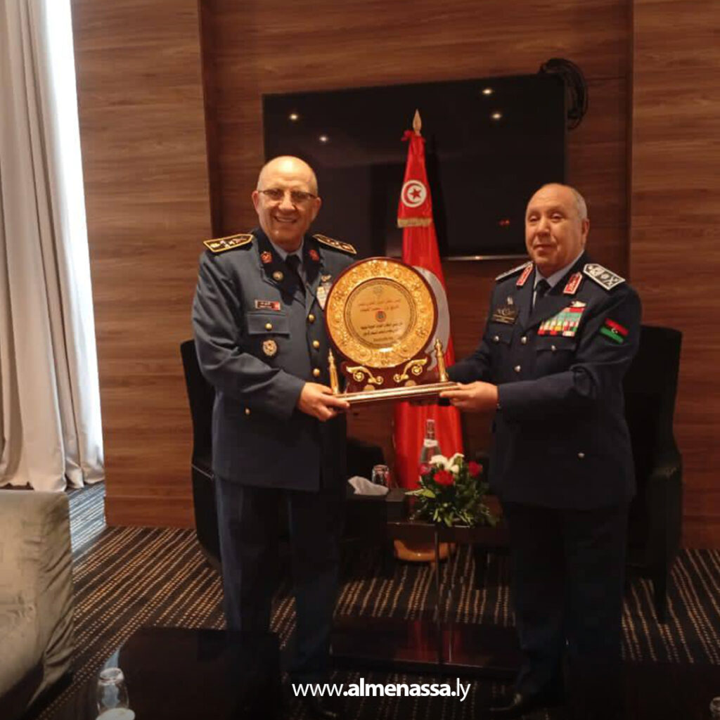 Extra 38.jpg3 38 رئيس أركان القوات الجوية الليبية يشارك في ملتقى قادة القوات الجوية الأفريقية بتونس