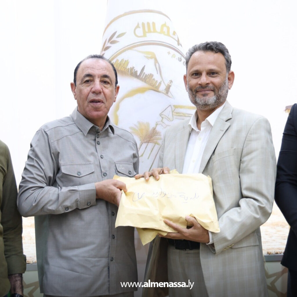 Extra 44.jpg2 44 تسليم الدفعة الرابعة من كوبونات أضاحي العيد للأسر المحتاجة ببلديات المنطقة الوسطى