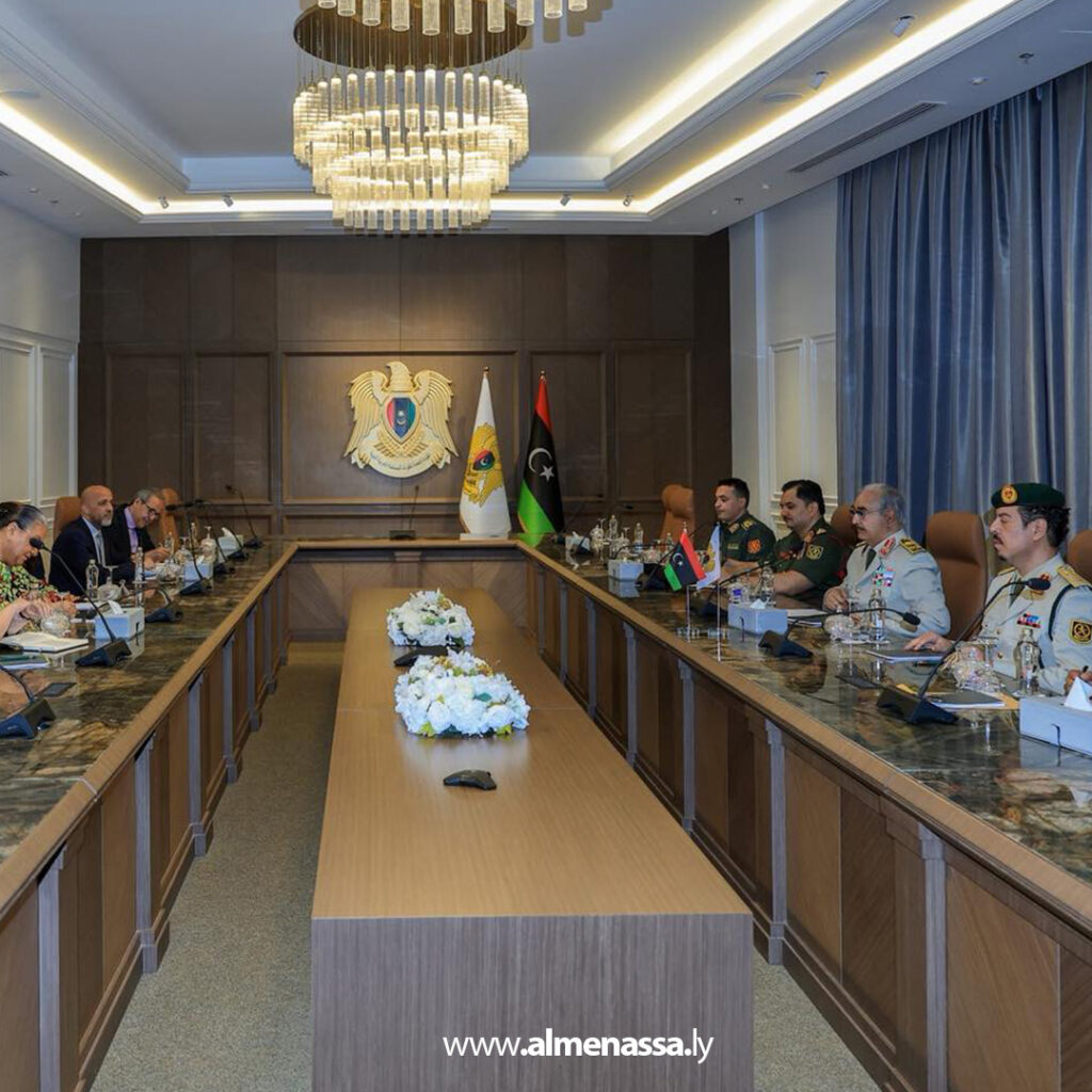 Extra 46.jpg2 46 القائد العام والمبعوثة الأممية يناقشان المساعي الرامية إلى توحيد المؤسسات