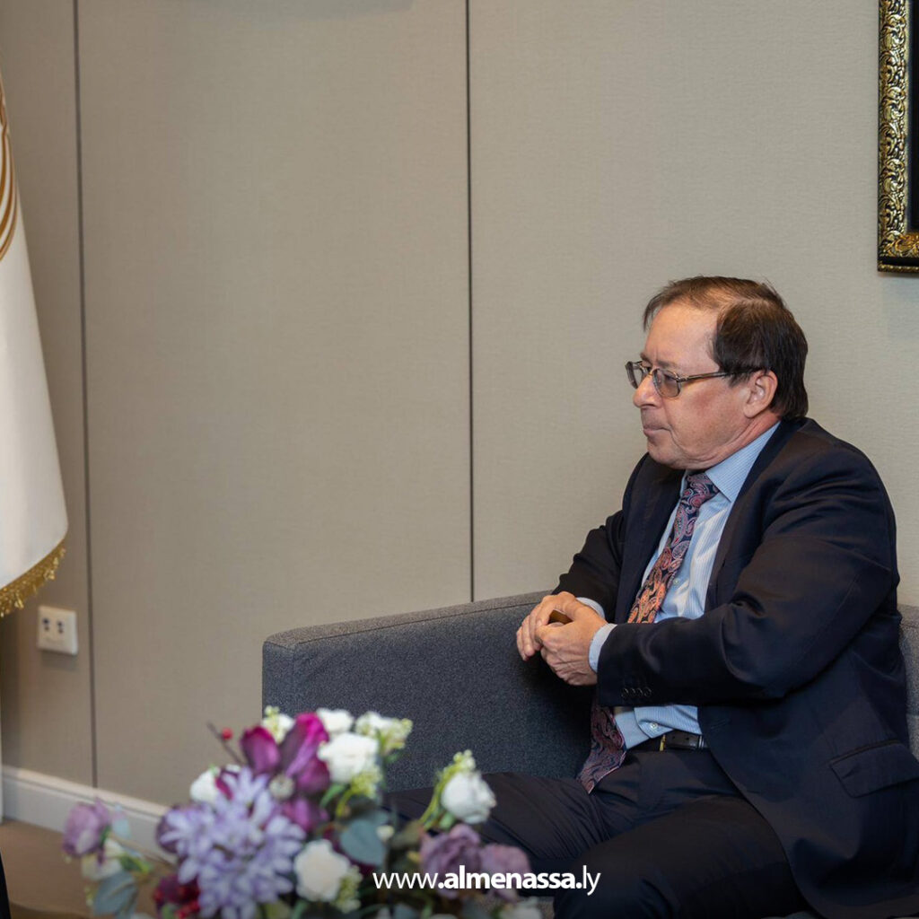 وزير الشباب والسفير الروسي يبحثان مشاركة الوفد الليبي في المهرجان العالمي للشباب في موسكو 1 Extra 58.jpg1 58 وزير الشباب والسفير الروسي يبحثان مشاركة الوفد الليبي في المهرجان العالمي للشباب في موسكو