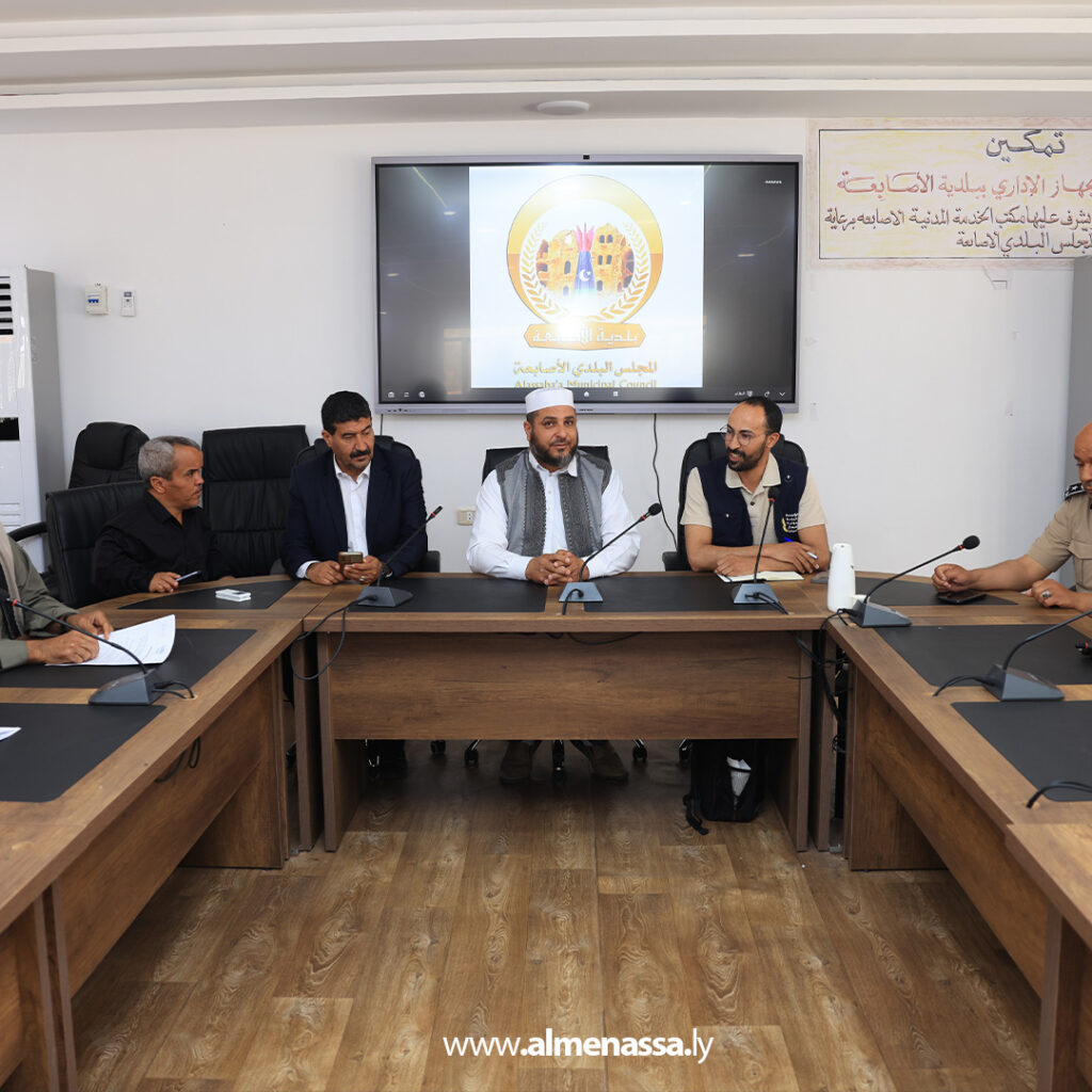 Extra04 2 مؤسسة خليفة تزور الأصابعة لبحث حلول كارثة حرائق المنازل المستمرة وتدعم بأول شحنة مساعدات
