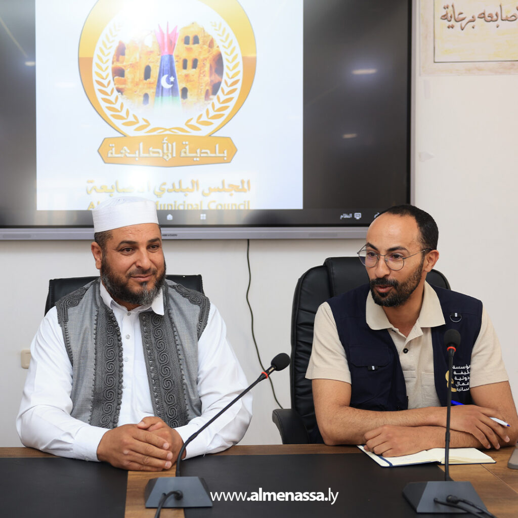 Extra05 2 مؤسسة خليفة تزور الأصابعة لبحث حلول كارثة حرائق المنازل المستمرة وتدعم بأول شحنة مساعدات