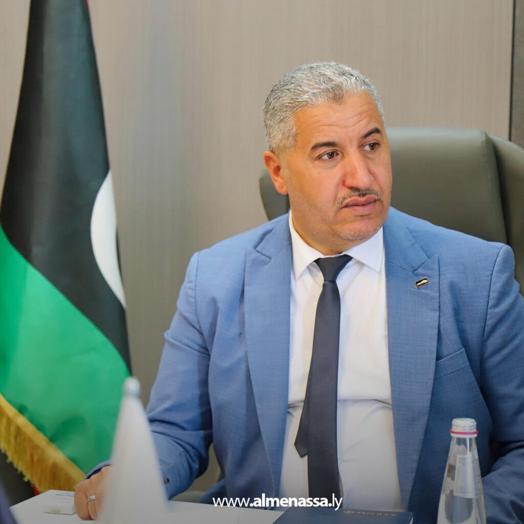 Extra 22.jpg11 22 الصناعة والمعادن تبحث تأمين مواد البناء للمشاريع السكنية