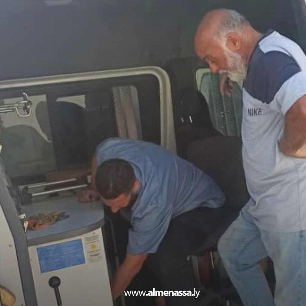 Extra 39 إصلاح كوابل في بنغازي يعيد التيار الكهربائي لأحياء لاقونا والسندباد وطريق النهر