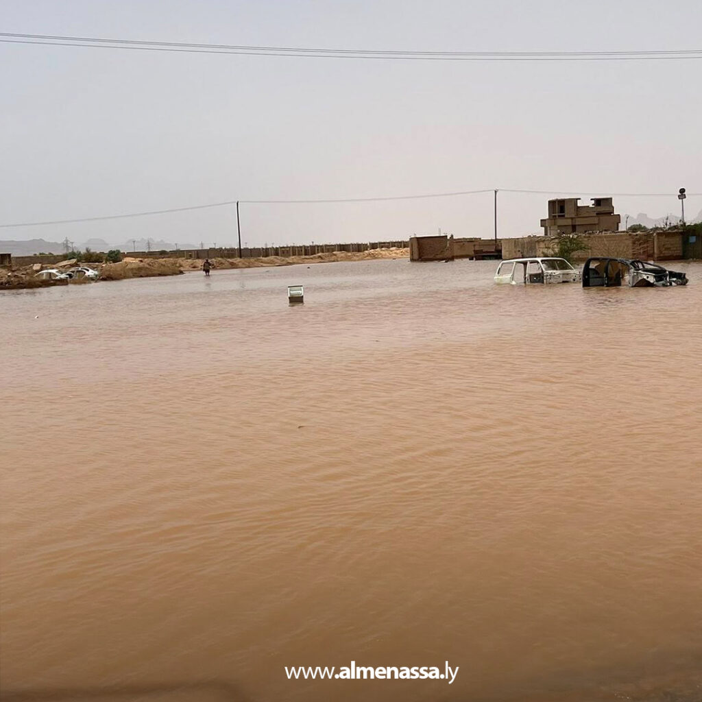 نزوح عائلات من حي السكن بتهالة جراء السيول والأمطار الغزيرة 4 Extra 39.jpg3 39 نزوح عائلات من حي السكن بتهالة جراء السيول والأمطار الغزيرة