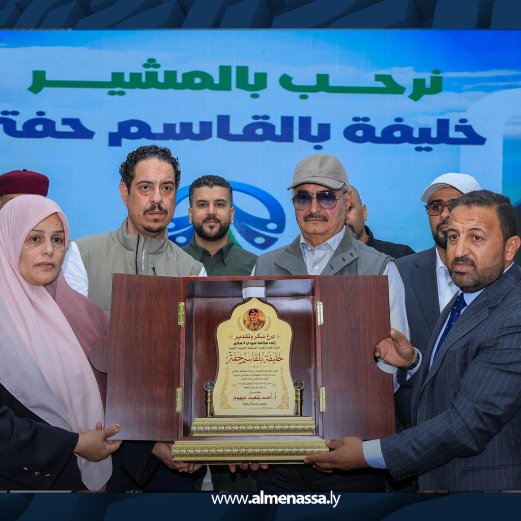 Extra 6.jpg10 6 القائد العام يجري زيارة تفقدية إلى موقع مشروع الصحابي الزراعي بمنطقة الواحات
