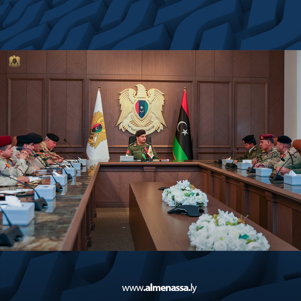 Extra .jpg1111 نائب القائد العام يتابع جاهزية القوات لمناورة "درع الكرامة 2" خلال اجتماع بالقيادة العامة