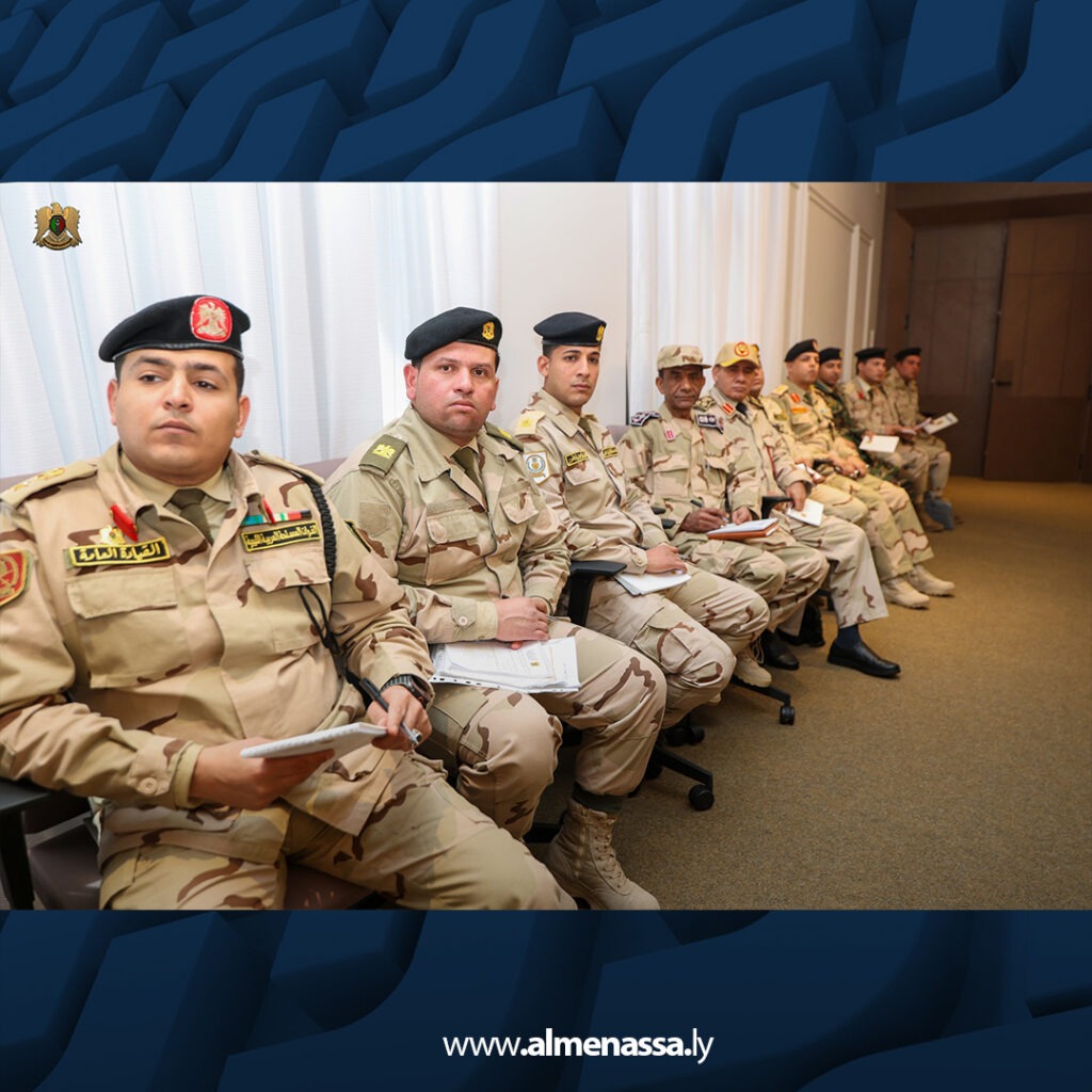 Extra .jpg1111111 نائب القائد العام يتابع جاهزية القوات لمناورة "درع الكرامة 2" خلال اجتماع بالقيادة العامة