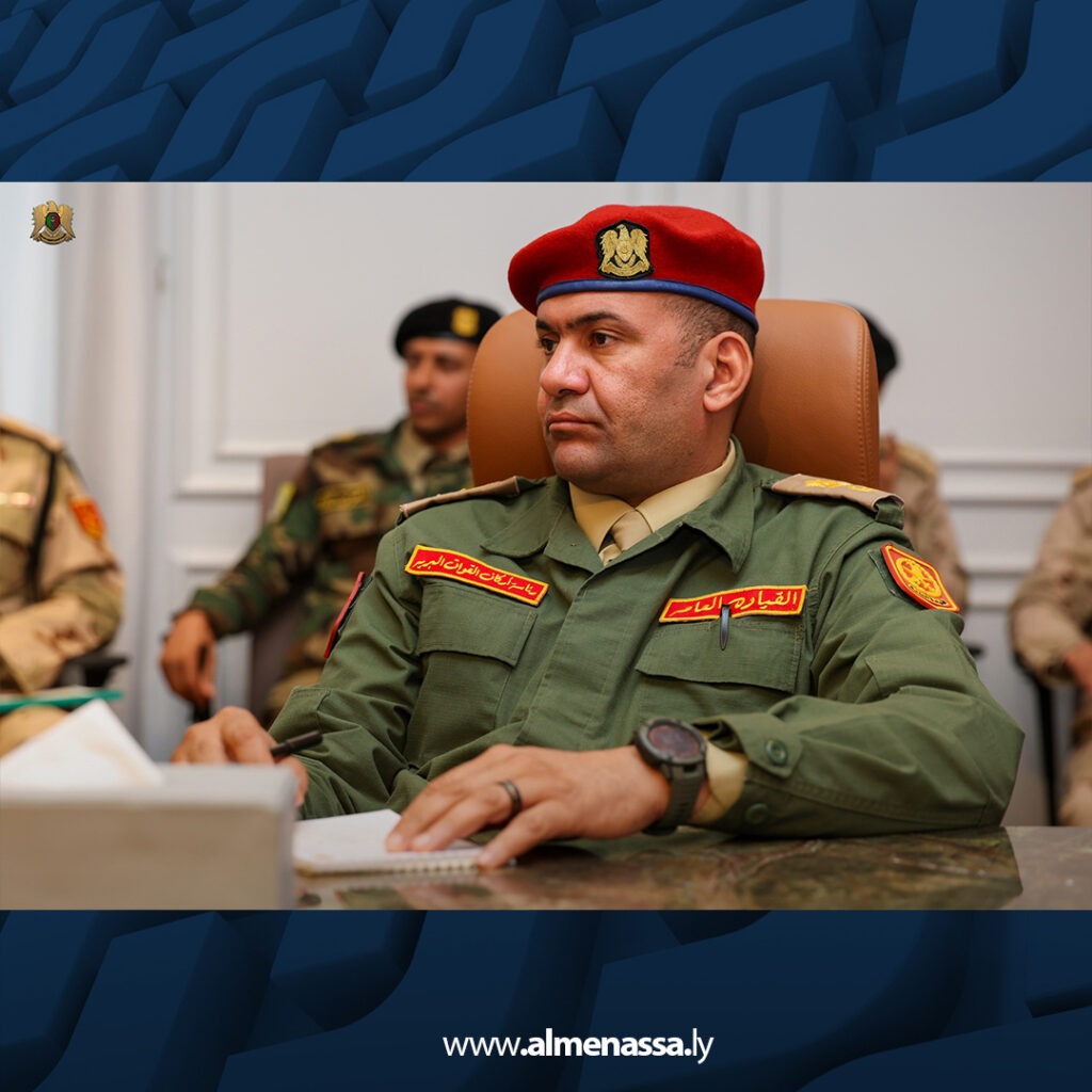 Extra .jpg111111111 نائب القائد العام يتابع جاهزية القوات لمناورة "درع الكرامة 2" خلال اجتماع بالقيادة العامة