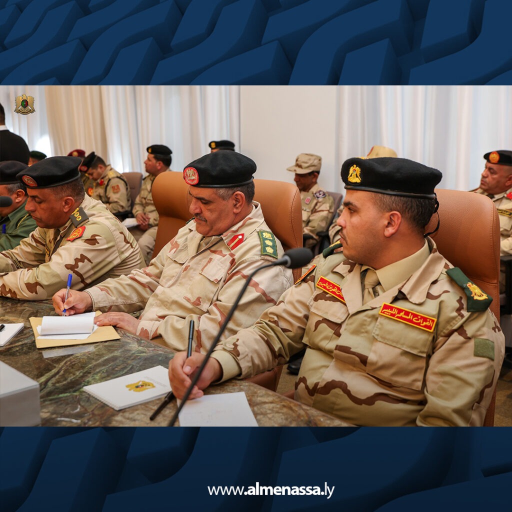 Extra .jpg1111111111111111 نائب القائد العام يتابع جاهزية القوات لمناورة "درع الكرامة 2" خلال اجتماع بالقيادة العامة