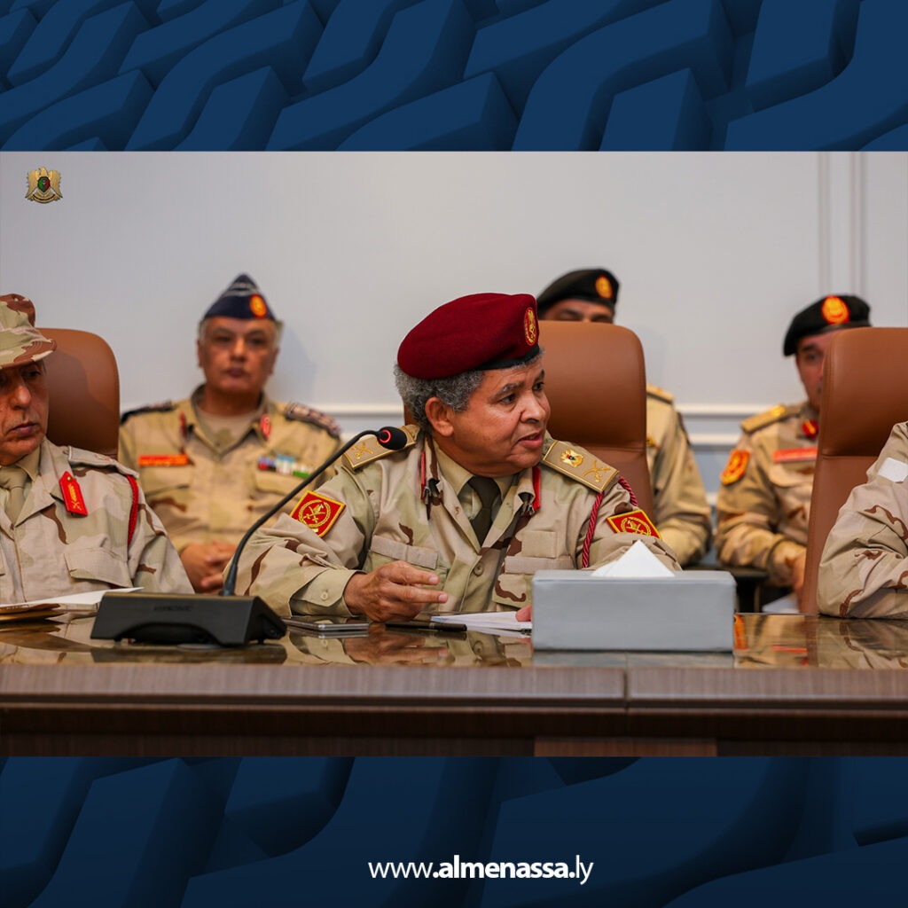 Extra .jpg11111111111111111 نائب القائد العام يتابع جاهزية القوات لمناورة "درع الكرامة 2" خلال اجتماع بالقيادة العامة
