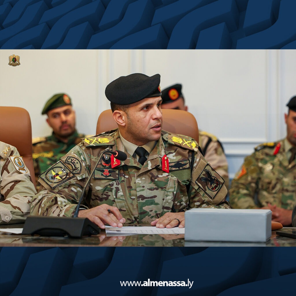 Extra .jpg11111111111111111111 نائب القائد العام يتابع جاهزية القوات لمناورة "درع الكرامة 2" خلال اجتماع بالقيادة العامة