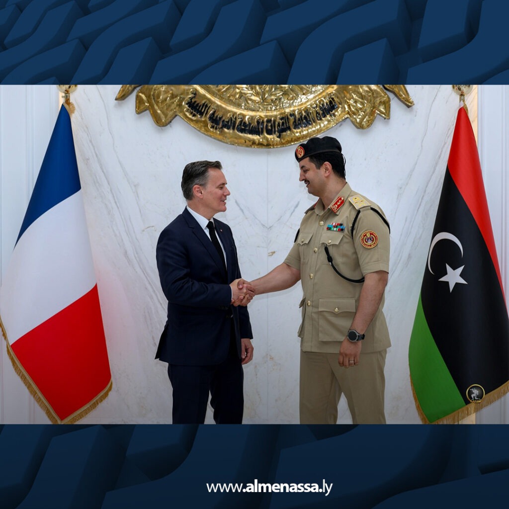 extra Recovered 3.jpg6 3 رئيس الأركان العامة يبحث مع السفير الفرنسي تطورات الأوضاع وملفات التعاون العسكري والأمني