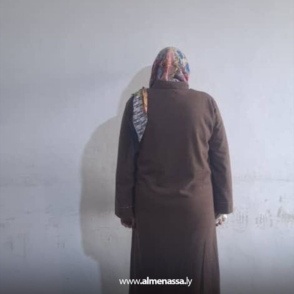 Extra خلال 24 ساعة.. البحث الجنائي درنة يضبط متهمة بالنصب وسرقة 100 ألف دينار وسيارة
