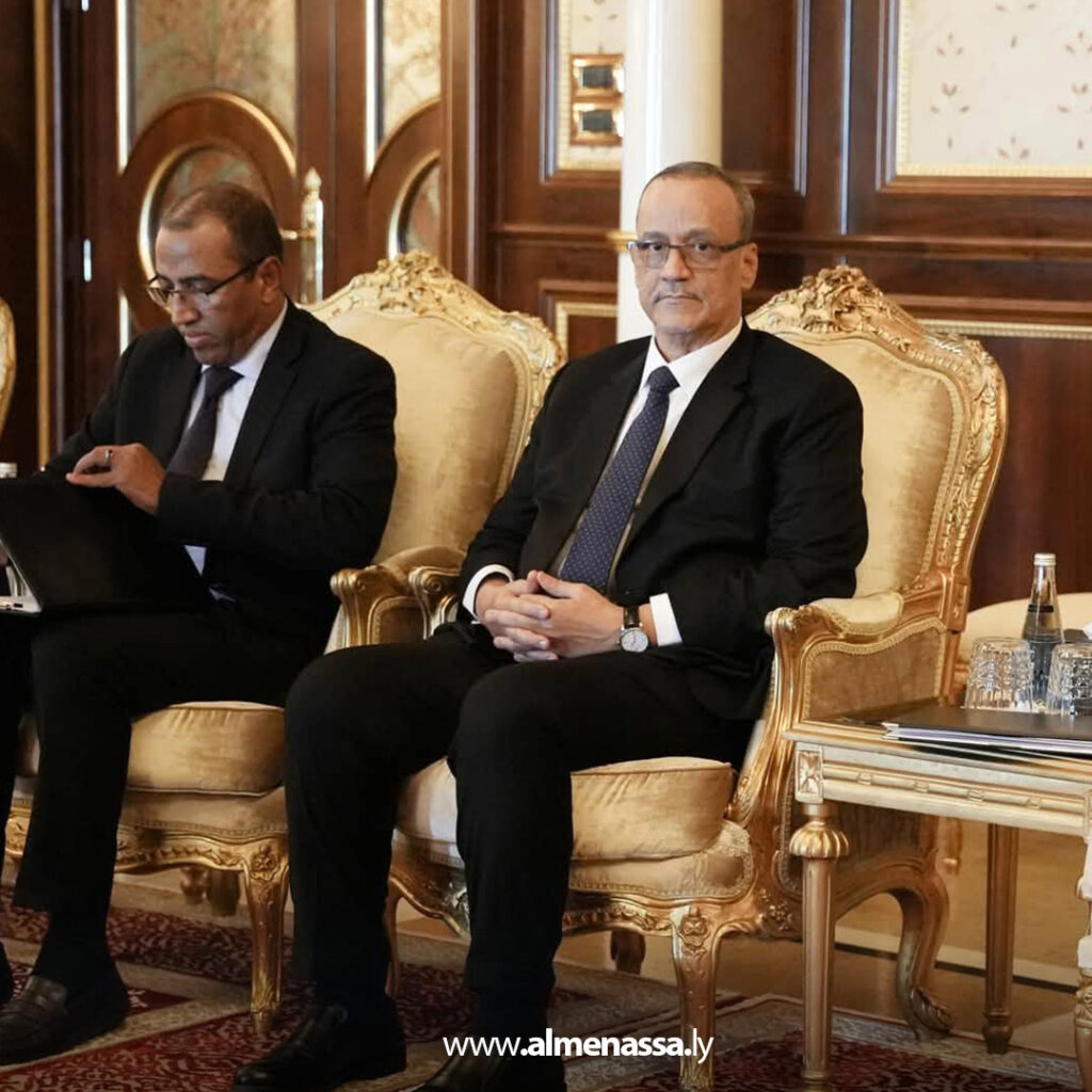 المنفي يبحث مع مبعوث الرئيس الموريتاني تعزيز التعاون الثنائي بين ليبيا وموريتانيا 3 Extra 6.jpg5 6 المنفي يبحث مع مبعوث الرئيس الموريتاني تعزيز التعاون الثنائي بين ليبيا وموريتانيا
