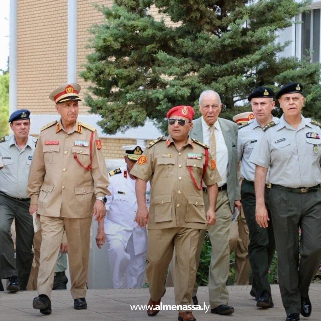 Extra 3.jpg111111 3 الأمين العام يزور الأكاديمية العسكرية اليونانية لبحث التعاون في التدريب والتأهيل العسكري