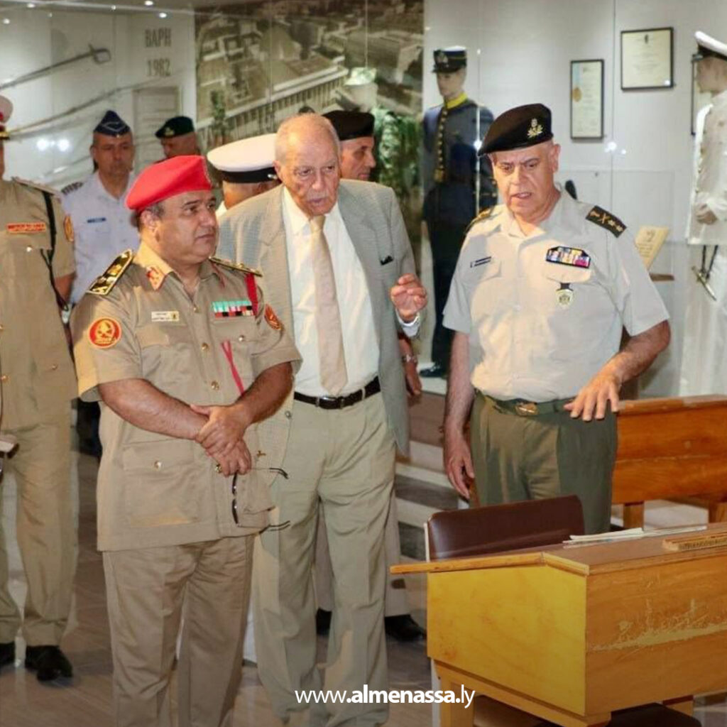 Extra 8.jpg1111 8 الأمين العام يزور الأكاديمية العسكرية اليونانية لبحث التعاون في التدريب والتأهيل العسكري