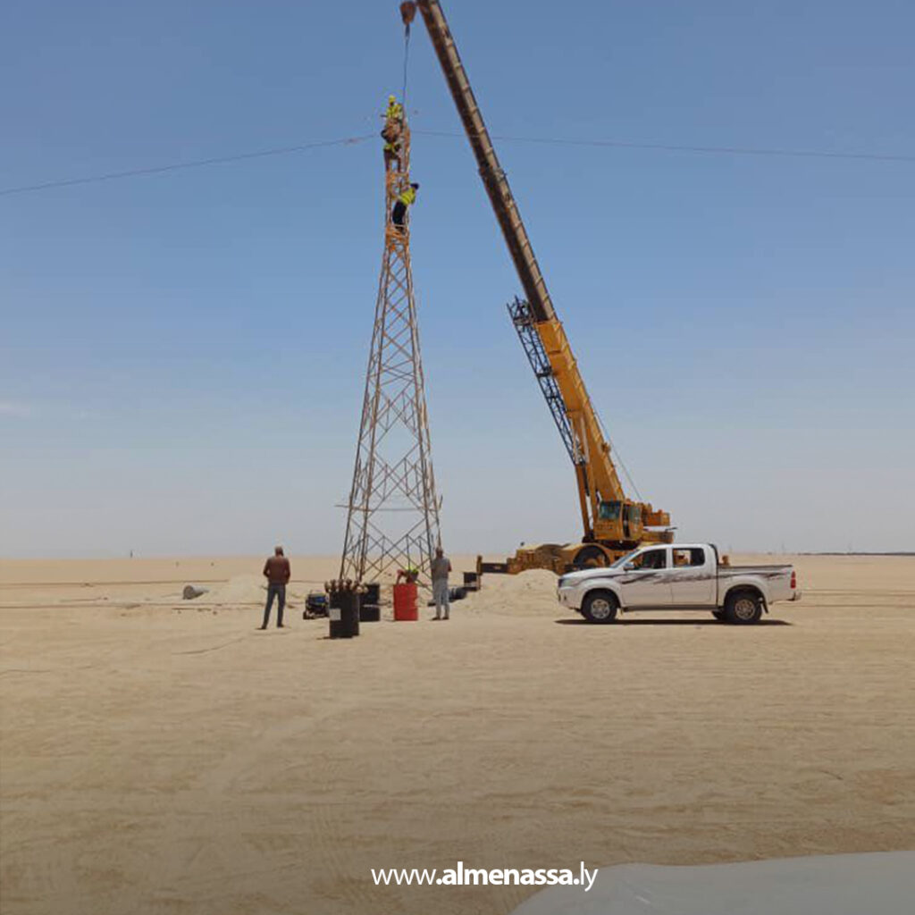 Extra .jpg111 استقرار الشبكة الكهربائية في مناطق الواحات وإنهاء طرح الأحمال بعد صيانة أضرار العاصفة