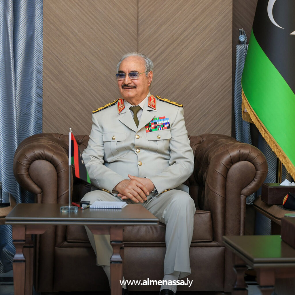 القائد العام للقوات المسلحة يستقبل سفير المملكة المتحدة وكبير مستشاري وزارة الدفاع البريطانية 6 Extra .jpg4 القائد العام للقوات المسلحة يستقبل سفير المملكة المتحدة وكبير مستشاري وزارة الدفاع البريطانية